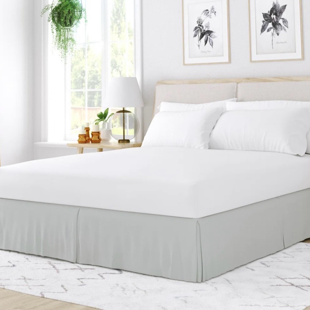 Elegant light gray bedskirt -new-unused -Queen